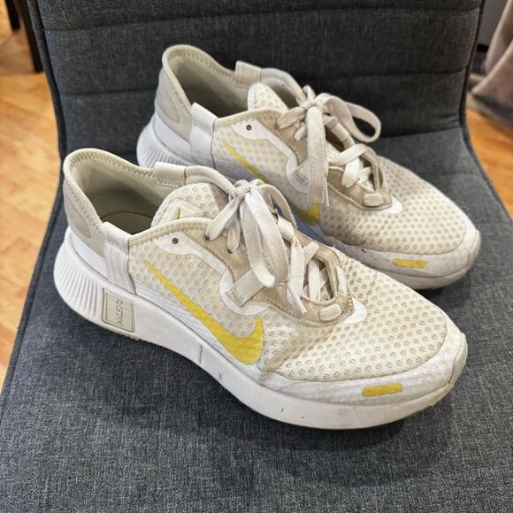 Nike running shoes women’s size 8.5 white yellow - Picture 1 of 6